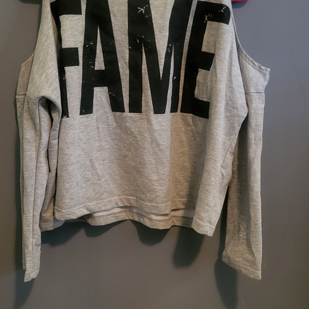 Gray Cold Shoulder Sweatshirt with Black 'FAME' Print